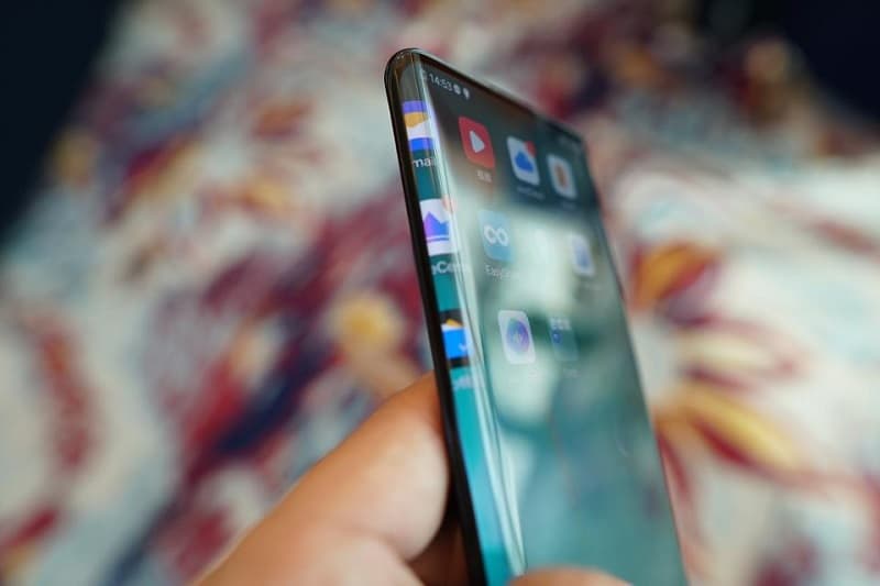 Galaxy S11: Surgem novos detalhes sobre a tela do smartphone Vivo NEX 3 exibindo sua tela em cascata (waterfall).