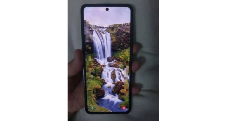 Galaxy Fold 2 tem design revelado em vazamento Galaxy Fold 2 tela.