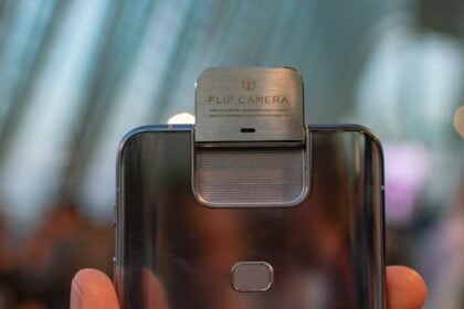 ASUS Zenfone 6 câmera flip.