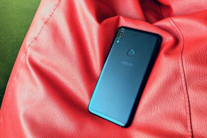 Zenfone Max Pro M1 preto.