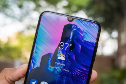 Galaxy M40 foto da parte frontal.