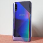 Imagem da parte traseira do Galaxy A51.