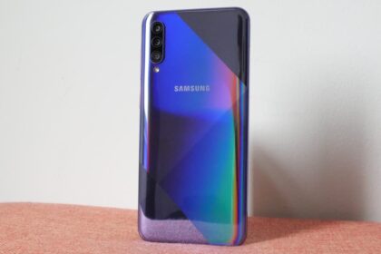 Imagem da parte traseira do Galaxy A51.