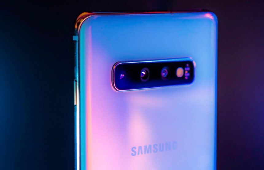 Samsung Galaxy Z Flip novo vazamento.