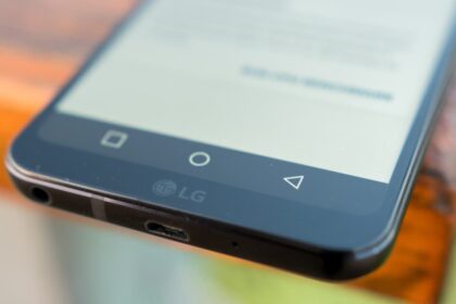 Imagem ilustrativa do LG Q7.