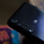 Foto do Moto G8 Plus preto.