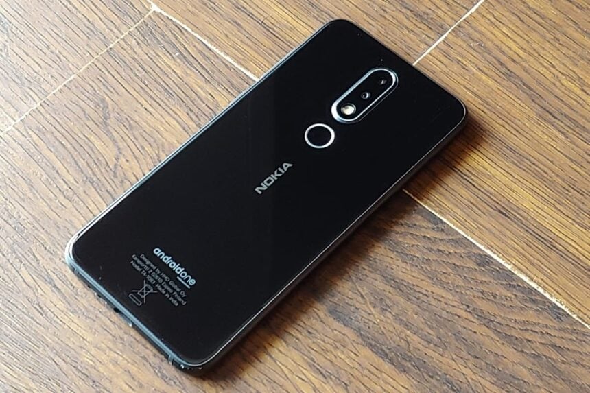 Nokia 6.1 Plus preto.