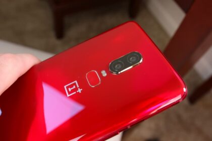 OnePlus 6 e 6T update.