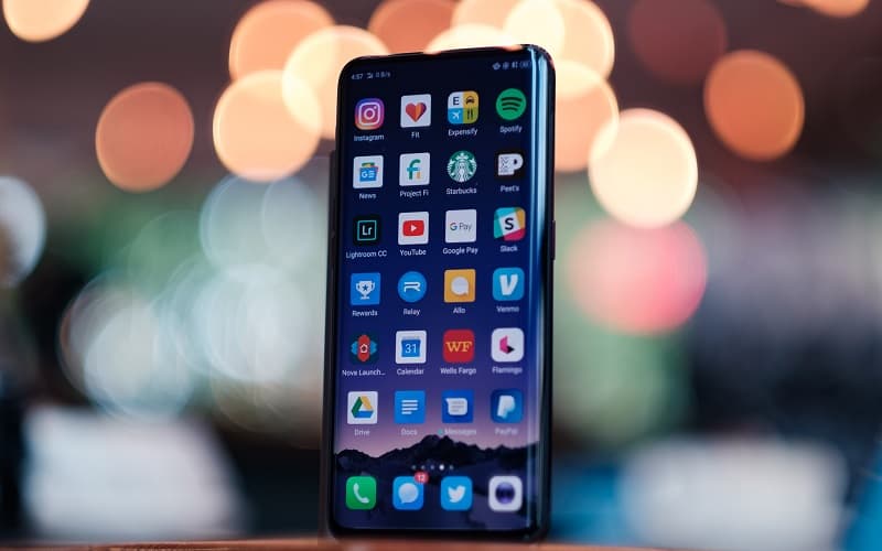 Oppo Find X2 pode ser lançado com câmera de 48 MP e tela de 120 Hz Foto do Oppo Find X com a tela ligada.