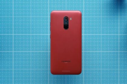 Parte traseira do Pocophone F1.