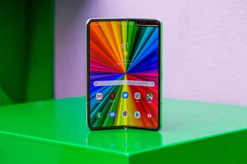 Samsung lança Galaxy Fold no Brasil por R$ 12.999 Samsung Galaxy Fold com a tela aberta.