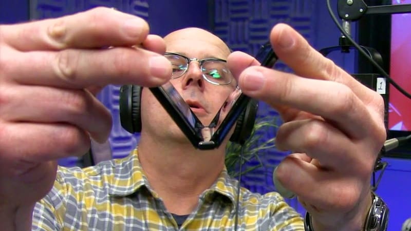 Razr 2019 - Motorola se pronuncia sobre avaliação de resistência do Cnet cnet razr 2019 foldbot
