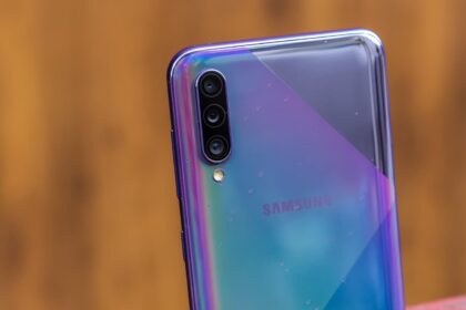 Galaxy A50s lilás.