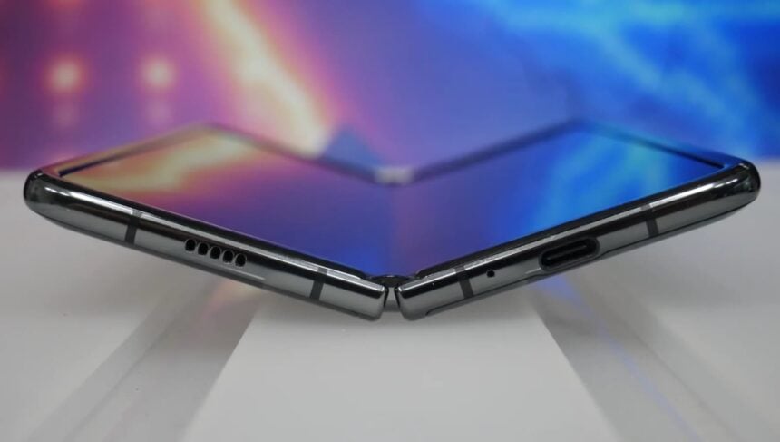 Galaxy Fold aberto.
