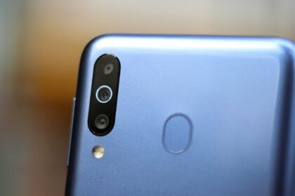 Galaxy M30 traseira.