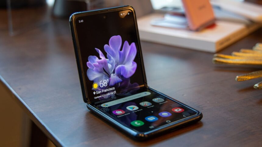galaxy z flip tela dobravel problema