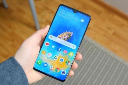 Huawei pré-instalará 70 apps.