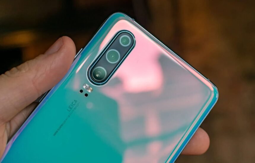 Huawei P30 traseira.