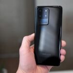 Galaxy S20 Ultra preto traseira.