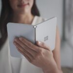 Surface Duo aberto.
