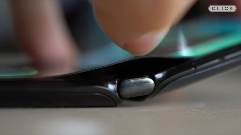 Motorola Razr 2019 já está apresentando problemas referente a dobragem e tela razr unha tela