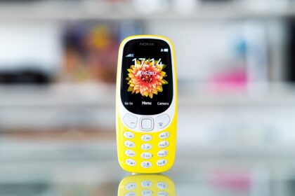 Nokia 3310 2017 amarelo.