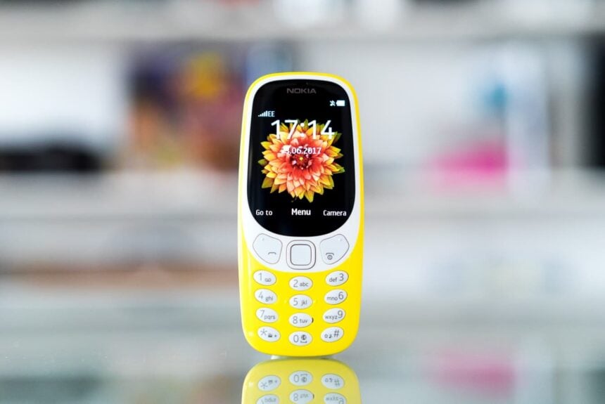 Nokia 3310 2017 amarelo.