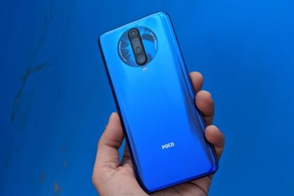 POCO X2 azul.