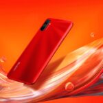 Realme C3 vermelho.