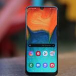 Parte frontal do Galaxy A30.