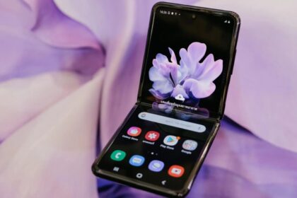Galaxy Z Flip aberto.