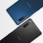Sony Xperia L4 azul e preto.