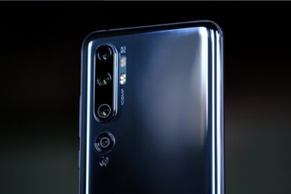 Xiaomi Mi 10 traseira.