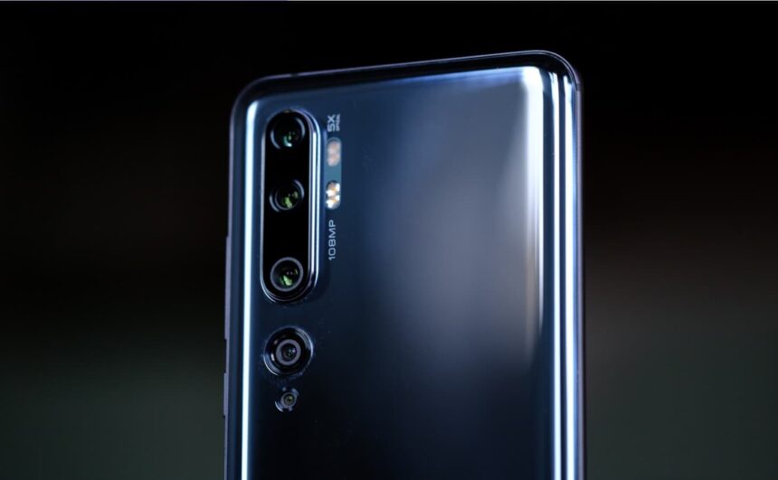 Xiaomi Mi 10 traseira.