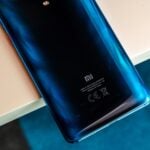 Parte traseira de um smartphone Xiaomi.