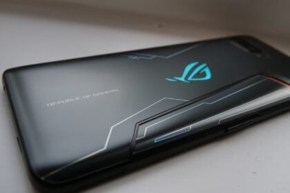 ASUS ROG Phone 2 traseira.