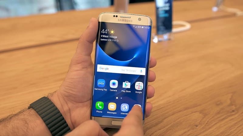 Galaxy S7 e S7 Edge são atualizados com pacote de segurança de março Galaxy S7 tela.