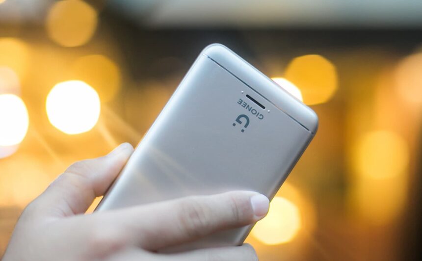 Traseira de smartphone Gionee.
