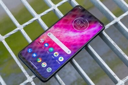 Motorola One Hyper tela.