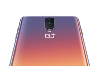 OnePlus 8 traseira.