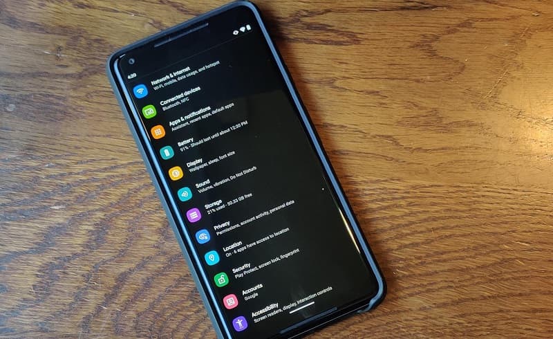 O Modo Escuro automático do Android 10 está apresentando falhas.