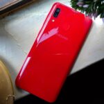 Samsung Galaxy A20 vermelho.