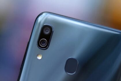 Galaxy A30 traseira.