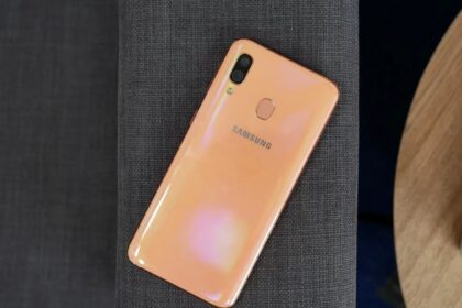 Galaxy A40 traseira.