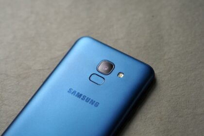 Galaxy J6 traseira.