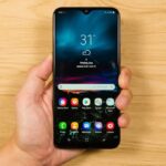 Samsung Galaxy M20 preto.