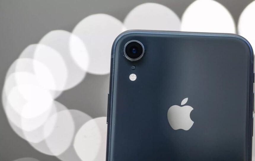 Traseira iPhone XR.