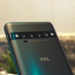 Traseira do TCL 10 5G.
