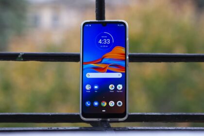 Motorola Moto E6 Plus parte frontal.