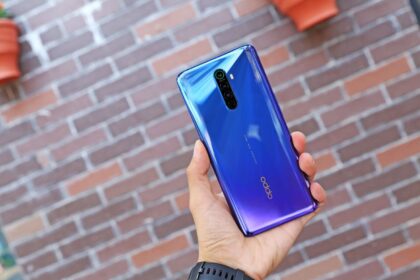 Oppo Reno Ace azul.